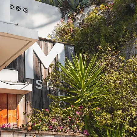 De La - Mahogany Hotel Cassis