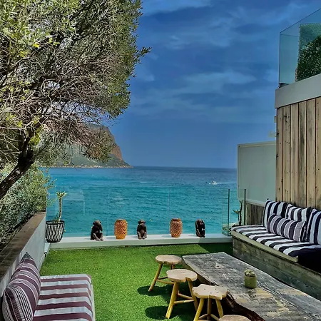 Hotel De La - Mahogany Cassis