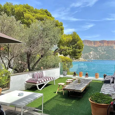Hotel De La - Mahogany Cassis